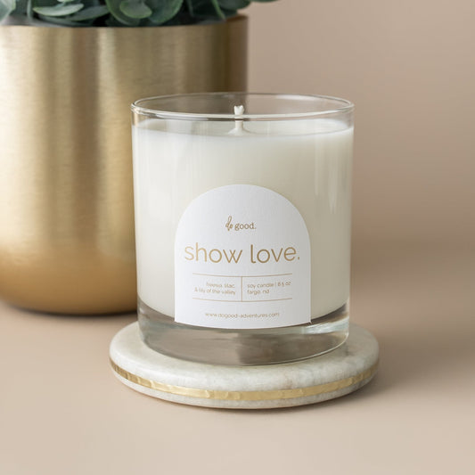 show love. (floral soy candle do good collection)