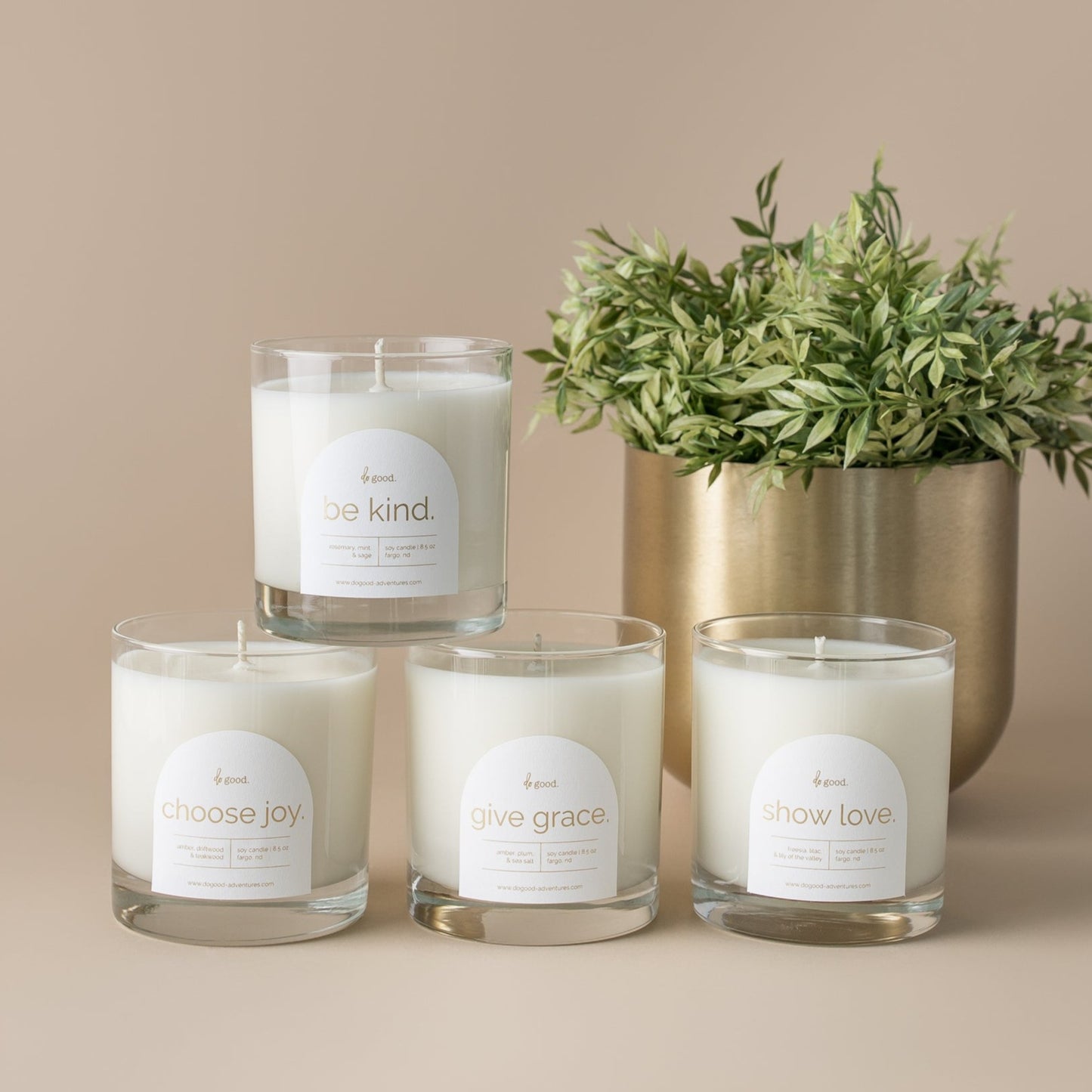 choose joy. (woody & earthy soy candle do good collection)