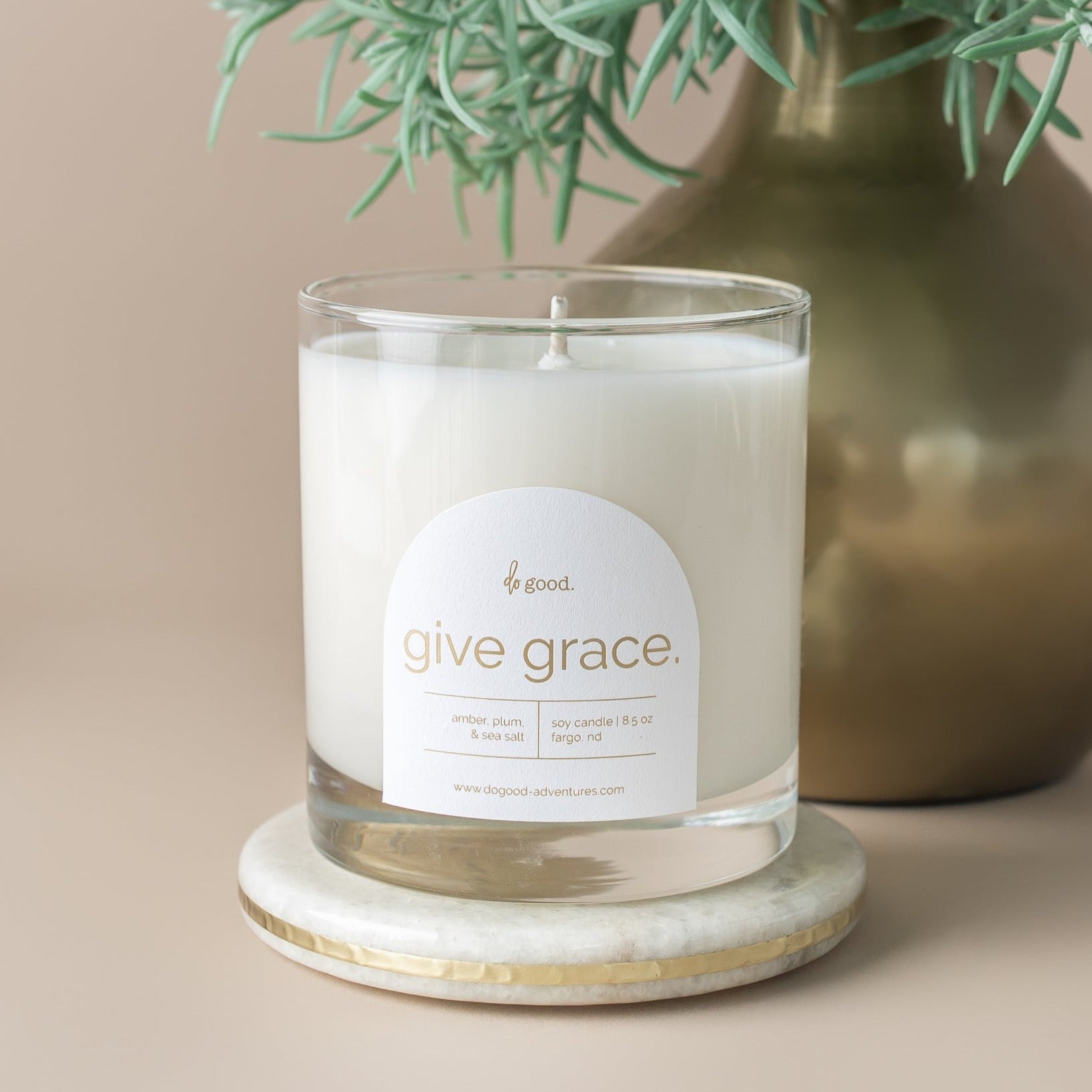 give grace. (sweet & spicy soy candle do good collection) - do good adventures
